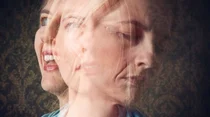 Eine Frau in verschiedenen Stimmungen: aktiv, nachdenklich, traurig.